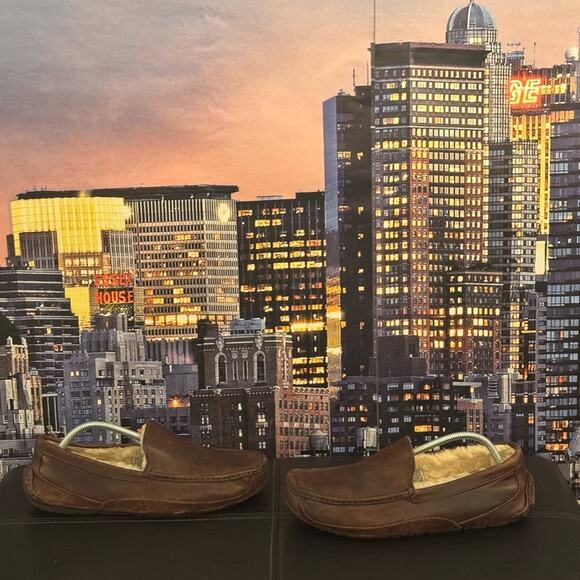 Men's Ugg classic Ascot leather slipper size 11 - Picture 1 of 6